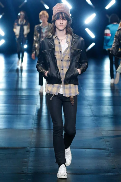 Look 67